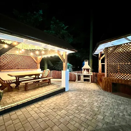 зелений ретрит Apartament Skole